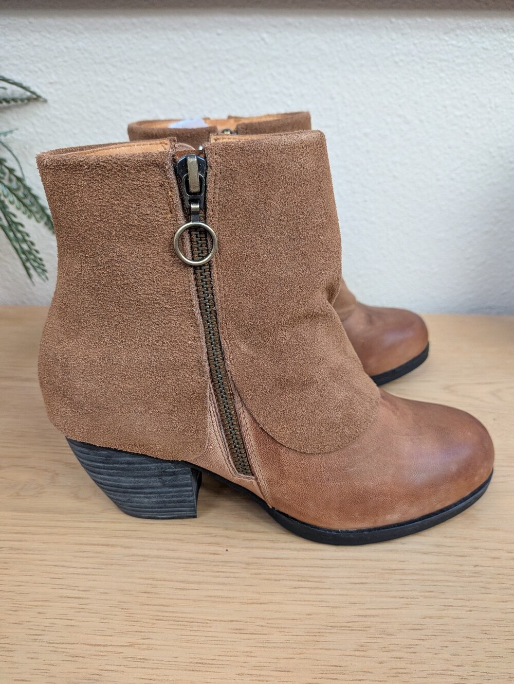 Antelope Brown Leather Ankle Zip Stacked Heel Comfort Booties Size 37, 6-6.5